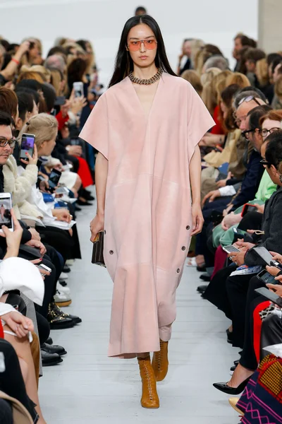 Look 25